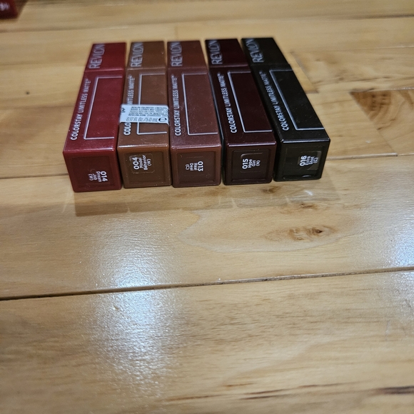 Revlon Matte Liquid Lipstick Set 5 - Red, Brown, Plum, Blackened Plum - Picture 2 of 2